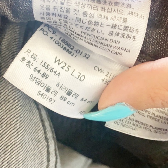 Levi's 721 High Rise Black Gray Majorly Distressed Skinny Jeans - Picture 14 of 14